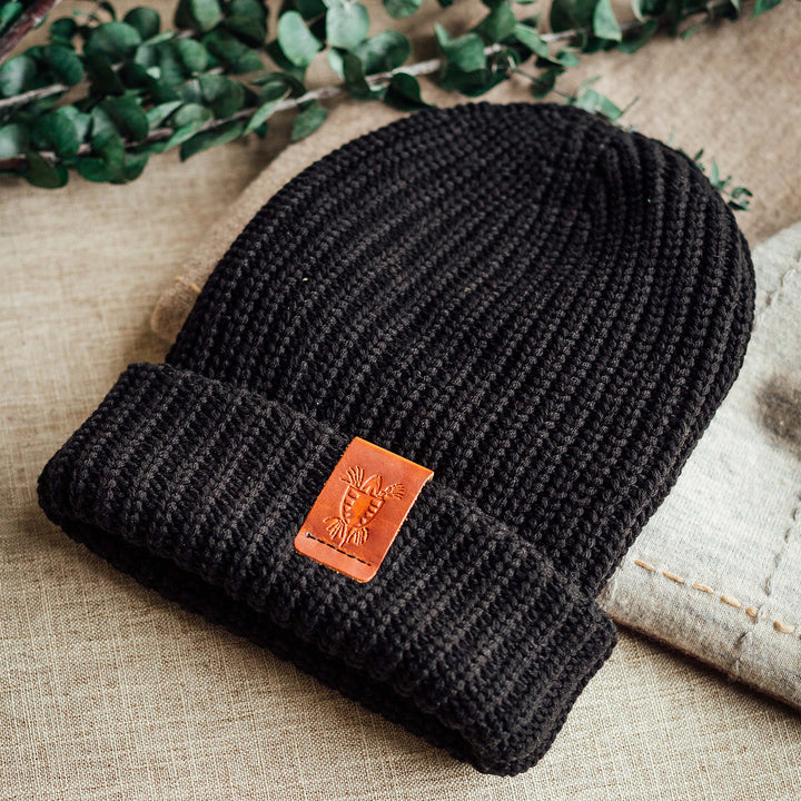 OUTRUN THE SUNLIGHT - Turtle Emblem Knit Beanie