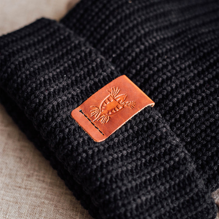 OUTRUN THE SUNLIGHT - Turtle Emblem Knit Beanie