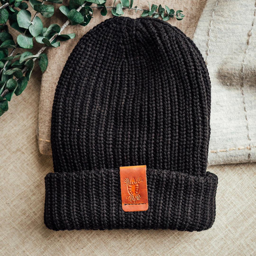 OUTRUN THE SUNLIGHT - Turtle Emblem Knit Beanie