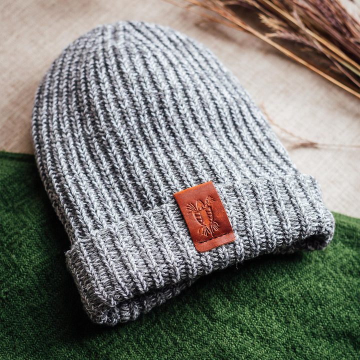 OUTRUN THE SUNLIGHT - Turtle Emblem Knit Beanie