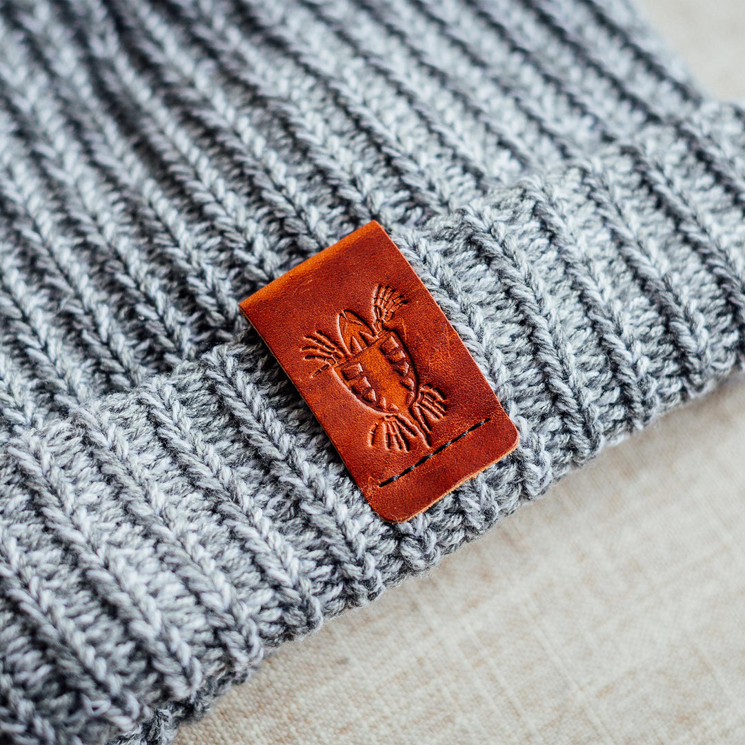 OUTRUN THE SUNLIGHT - Turtle Emblem Knit Beanie