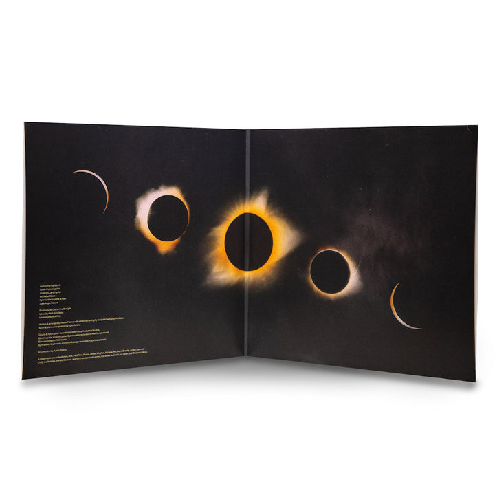 OUTRUN THE SUNLIGHT - A Vast Field Of Silence (Nebula Edition) [2xLP]